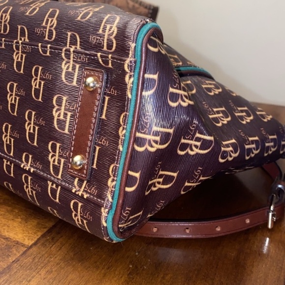 Dooney and Bourke Sutton Sydney Satchel purse. - Picture 4 of 15